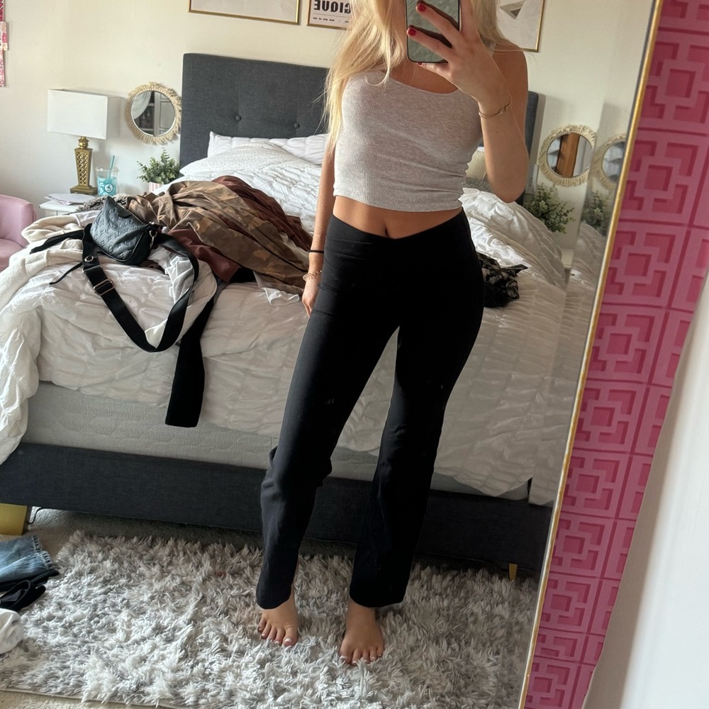Lululemon cross waistband yoga pants